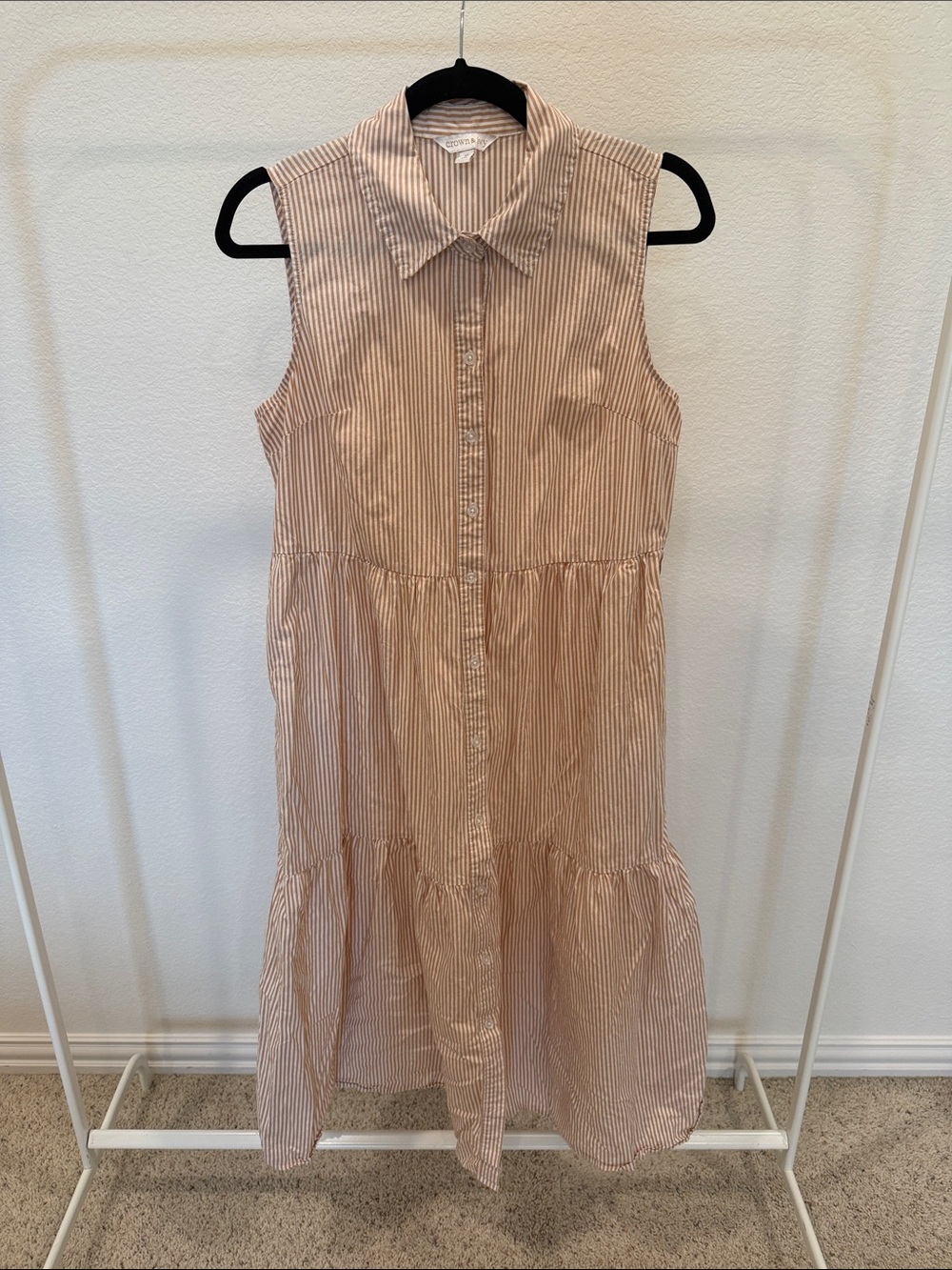 crown & ivy Sleeveless Striped Midi Shirt Dress in Light Pink and White
